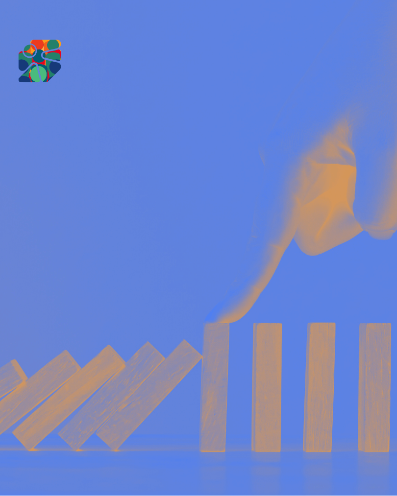 Main stoppant une chute de dominos – illustration FlowHumans sur la prévention des tensions et l’agilité relationnelle en équipe.