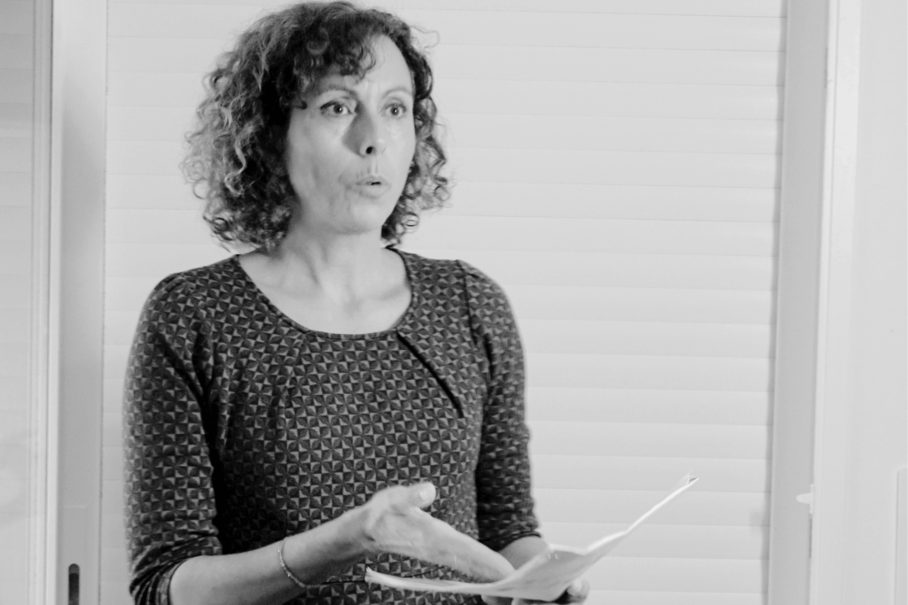 Formatrice Flow Humans animant une formation en relation commerciale et agilité relationnelle en entreprise