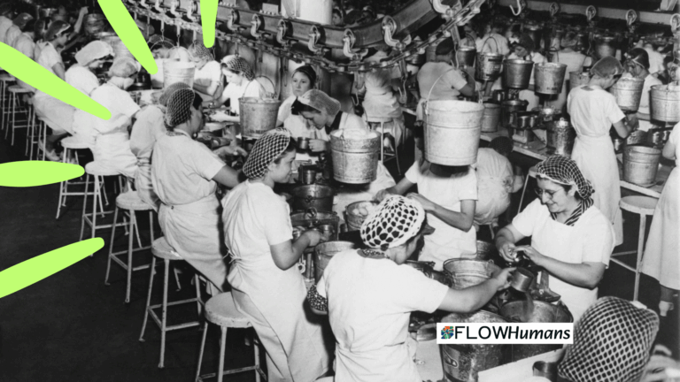 Ouvrières dans une usine des années 1960, période marquée par les premières réflexions sur l’humanisation du travail.